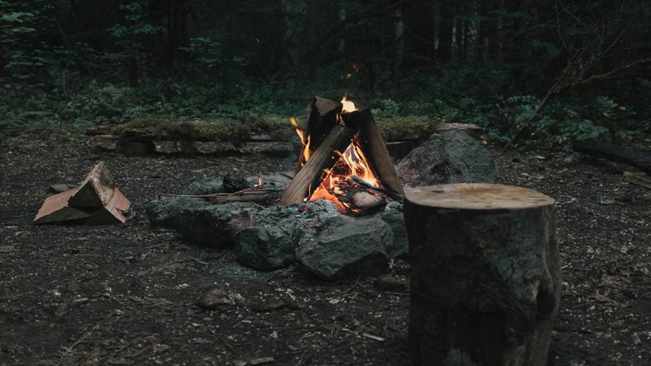 Solo campfire feature