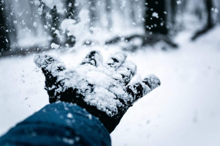 Outdoor Myths Can Eating Snow Lead to Dehydration?
