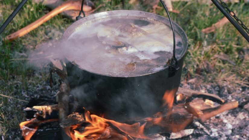 Dutch oven feature