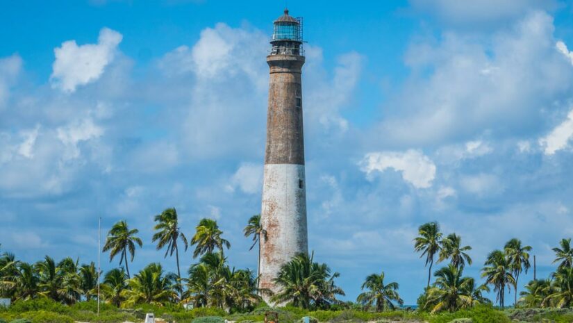 Dry tortugas lighthouse feature